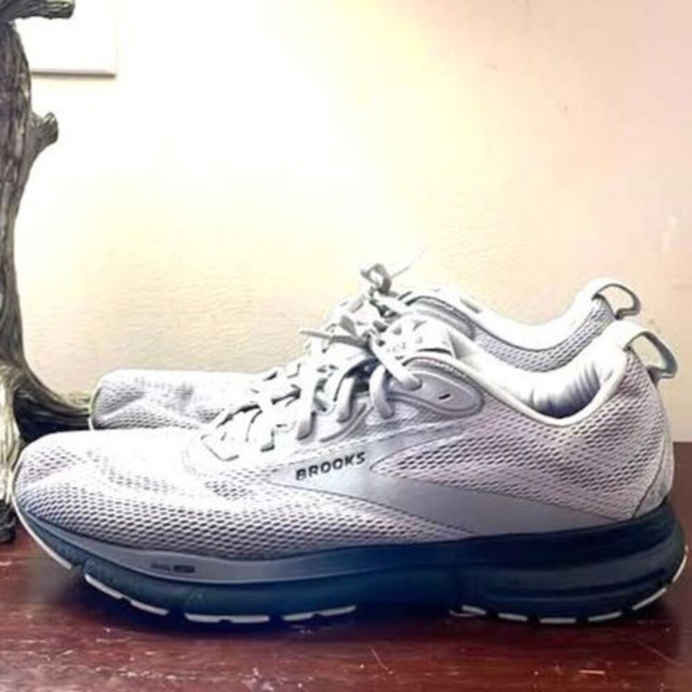 Brooks Trace 4 Grey Running Shoes Sneakers 1104521D049 Men’s Size 10